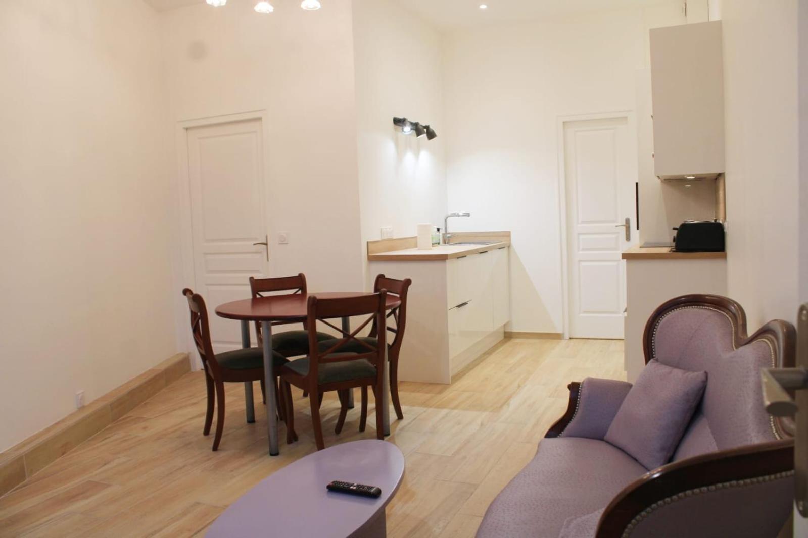 Versailles Direct Royal 4 Pers Apartment ภายนอก รูปภาพ